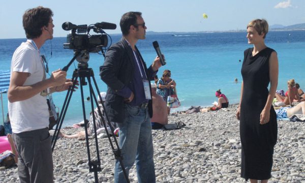 Entretien avec TV5 Monde sur la plage de Nice lors des Jeux de la Francophonie